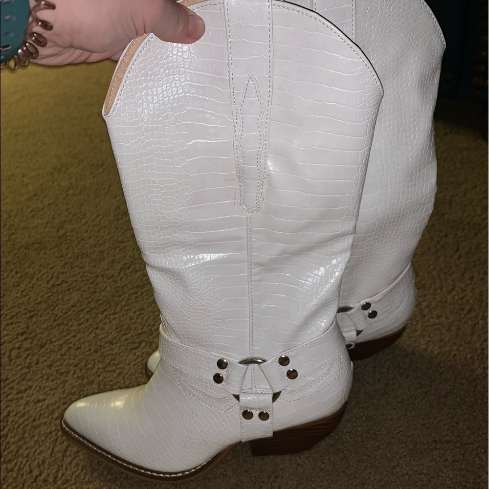 Arider Girl white cowboy boots